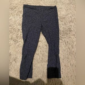 Lulu lemon, size 4 black camo cropped leggings